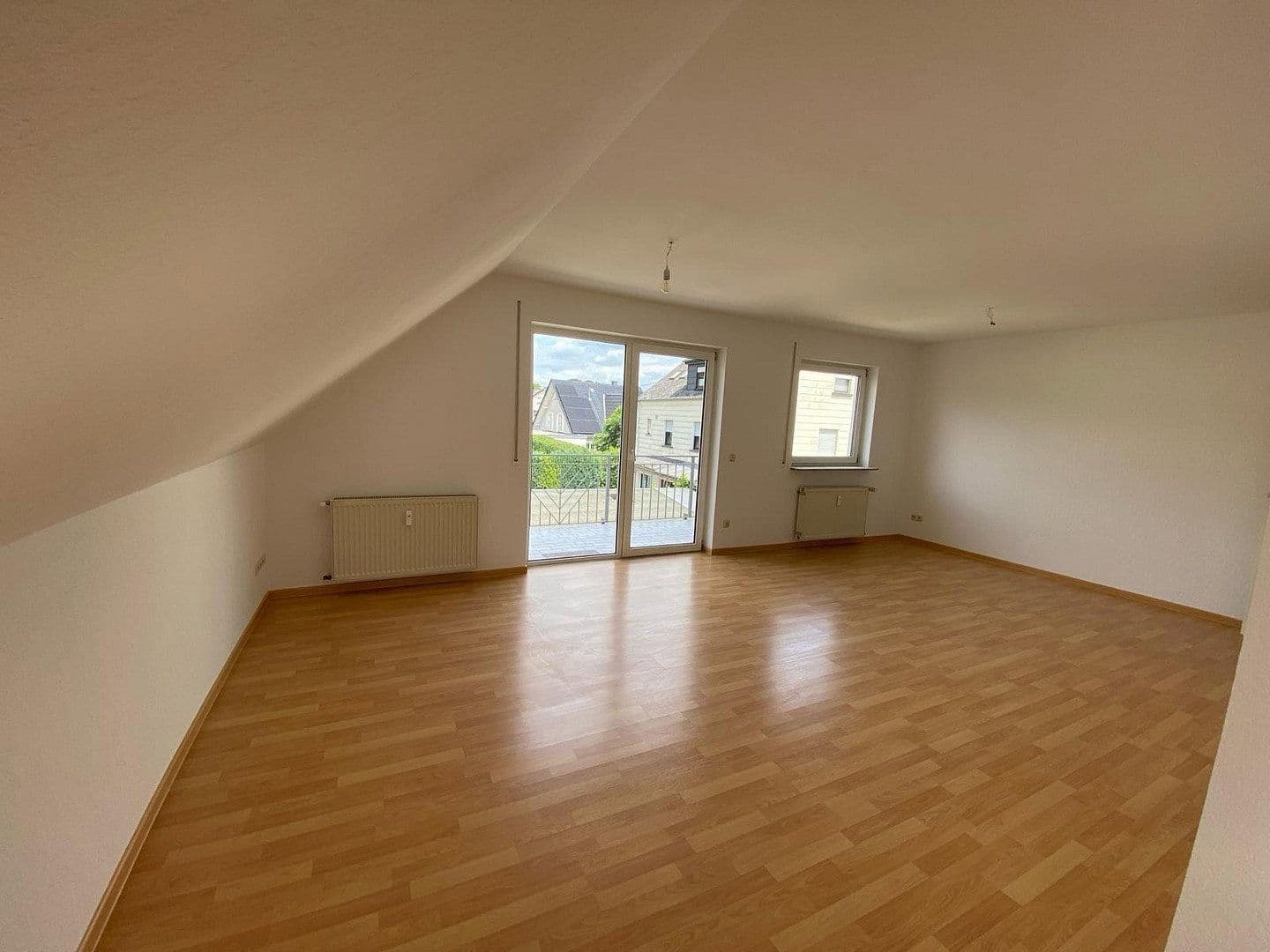 Pronájem bytu 3+1 82 m², Bergstraße 14, Sehlem, Porýní-Falc Pronájem bytu 3+1 82 m², Bergstraße 14, Sehlem, Porýní-Falc