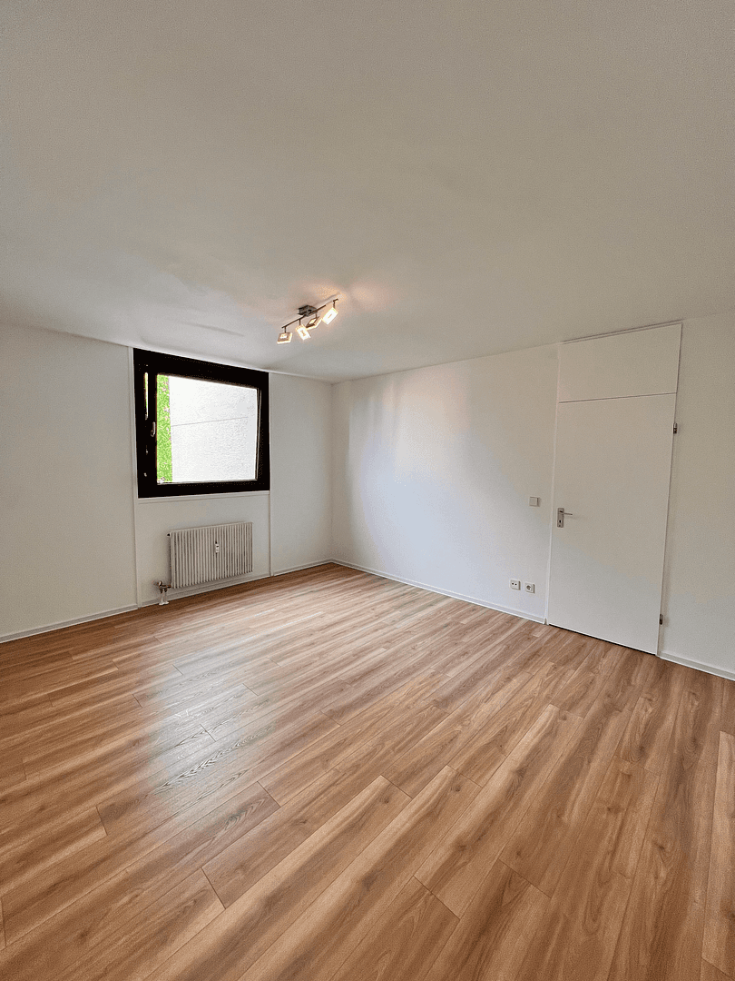 Pronájem bytu 3+1 94 m², Elsa/Brändströmsrtr 74, Nürnberg, Bavorsko Pronájem bytu 3+1 94 m², Elsa/Brändströmsrtr 74, Nürnberg, Bavorsko