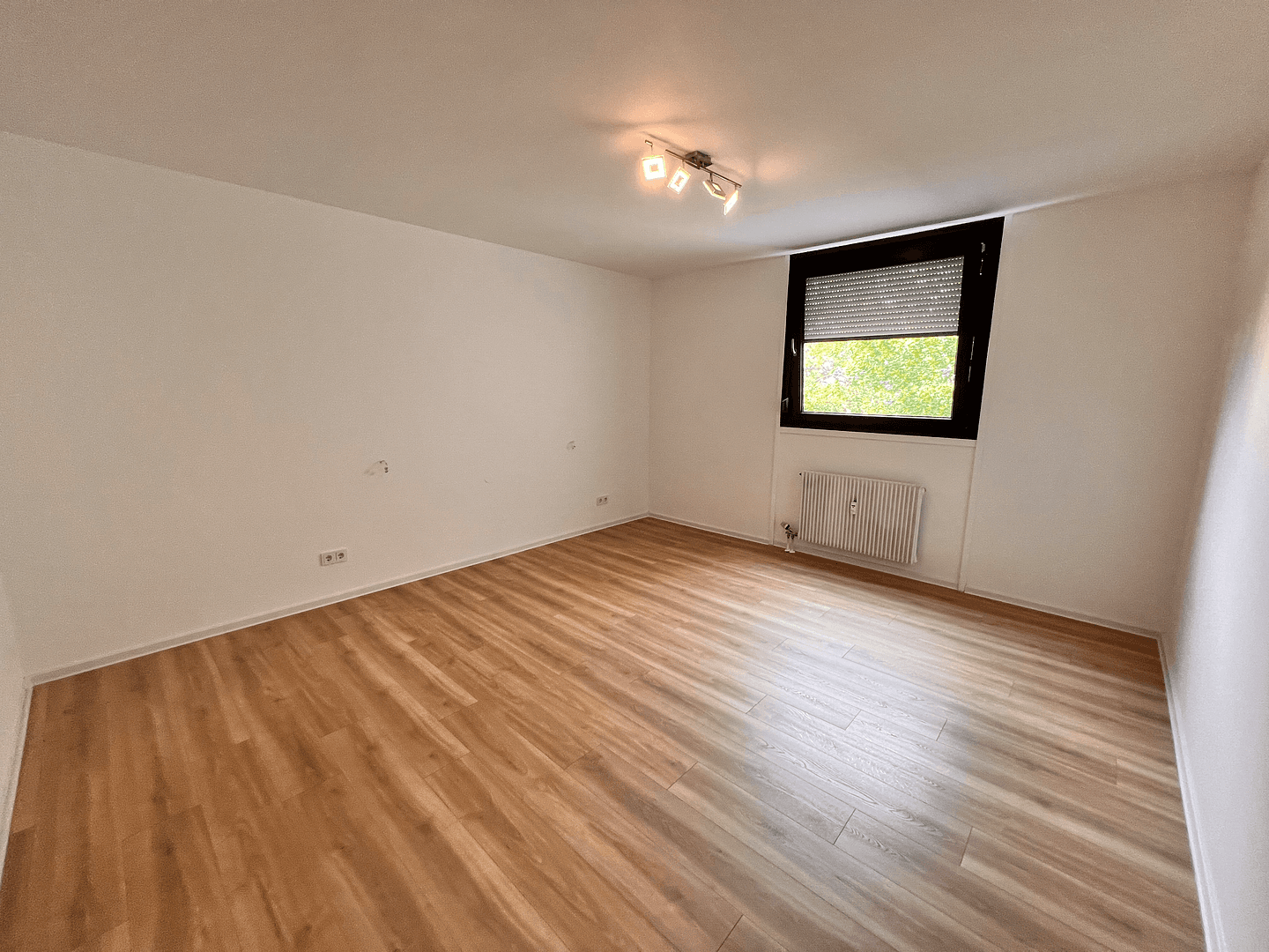 Pronájem bytu 3+1 94 m², Elsa/Brändströmsrtr 74, Nürnberg, Bavorsko Pronájem bytu 3+1 94 m², Elsa/Brändströmsrtr 74, Nürnberg, Bavorsko