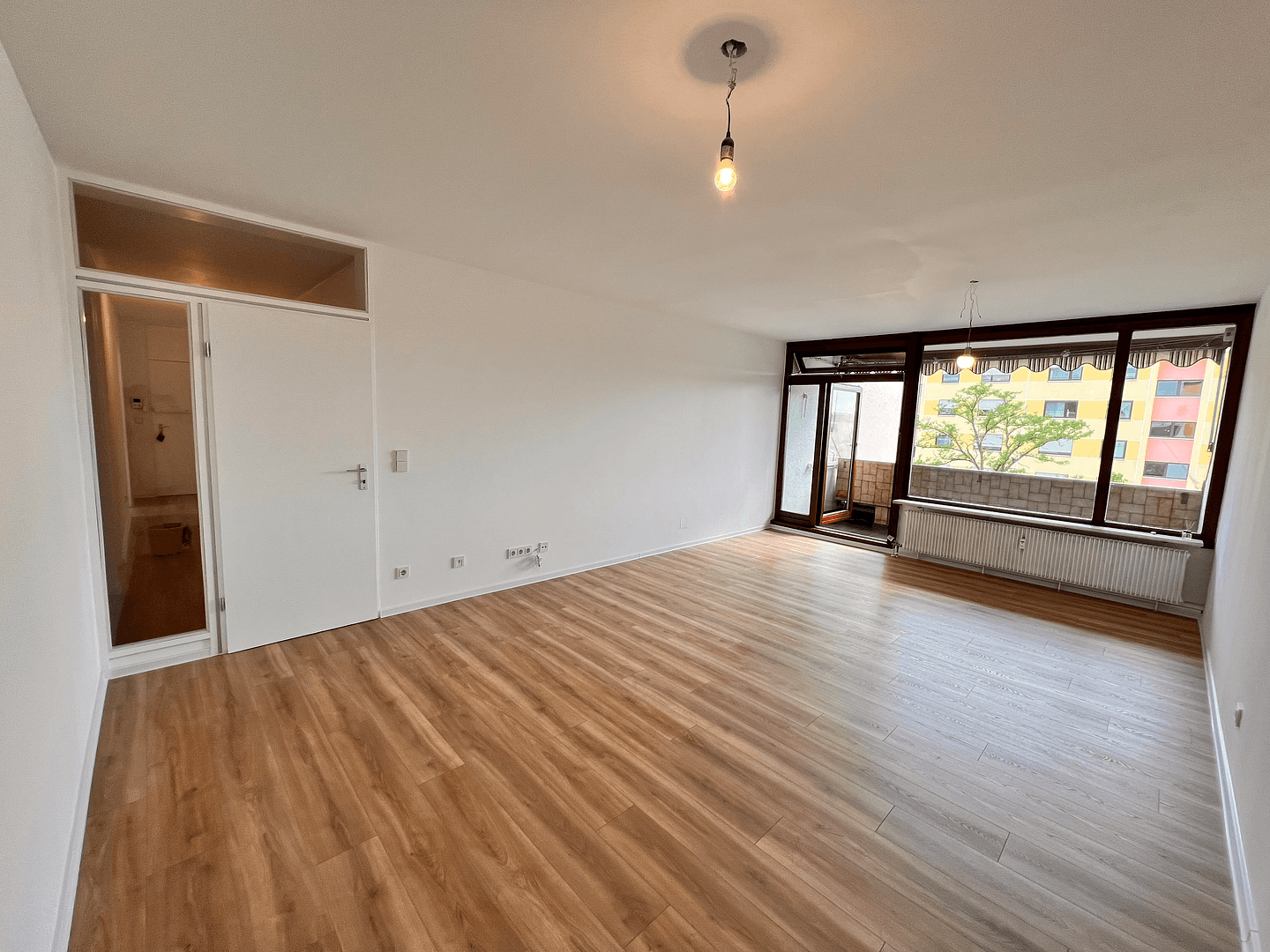 Pronájem bytu 3+1 94 m², Elsa/Brändströmsrtr 74, Nürnberg, Bavorsko Pronájem bytu 3+1 94 m², Elsa/Brändströmsrtr 74, Nürnberg, Bavorsko