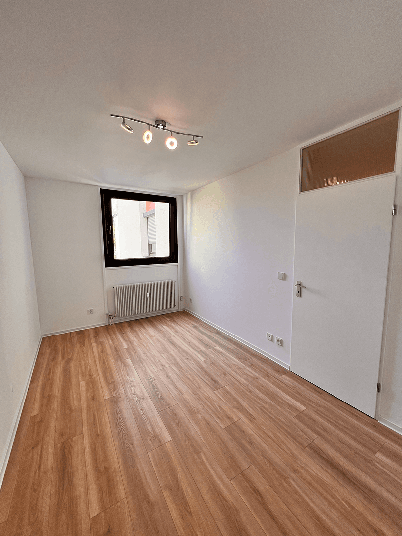 Pronájem bytu 3+1 94 m², Elsa/Brändströmsrtr 74, Nürnberg, Bavorsko Pronájem bytu 3+1 94 m², Elsa/Brändströmsrtr 74, Nürnberg, Bavorsko