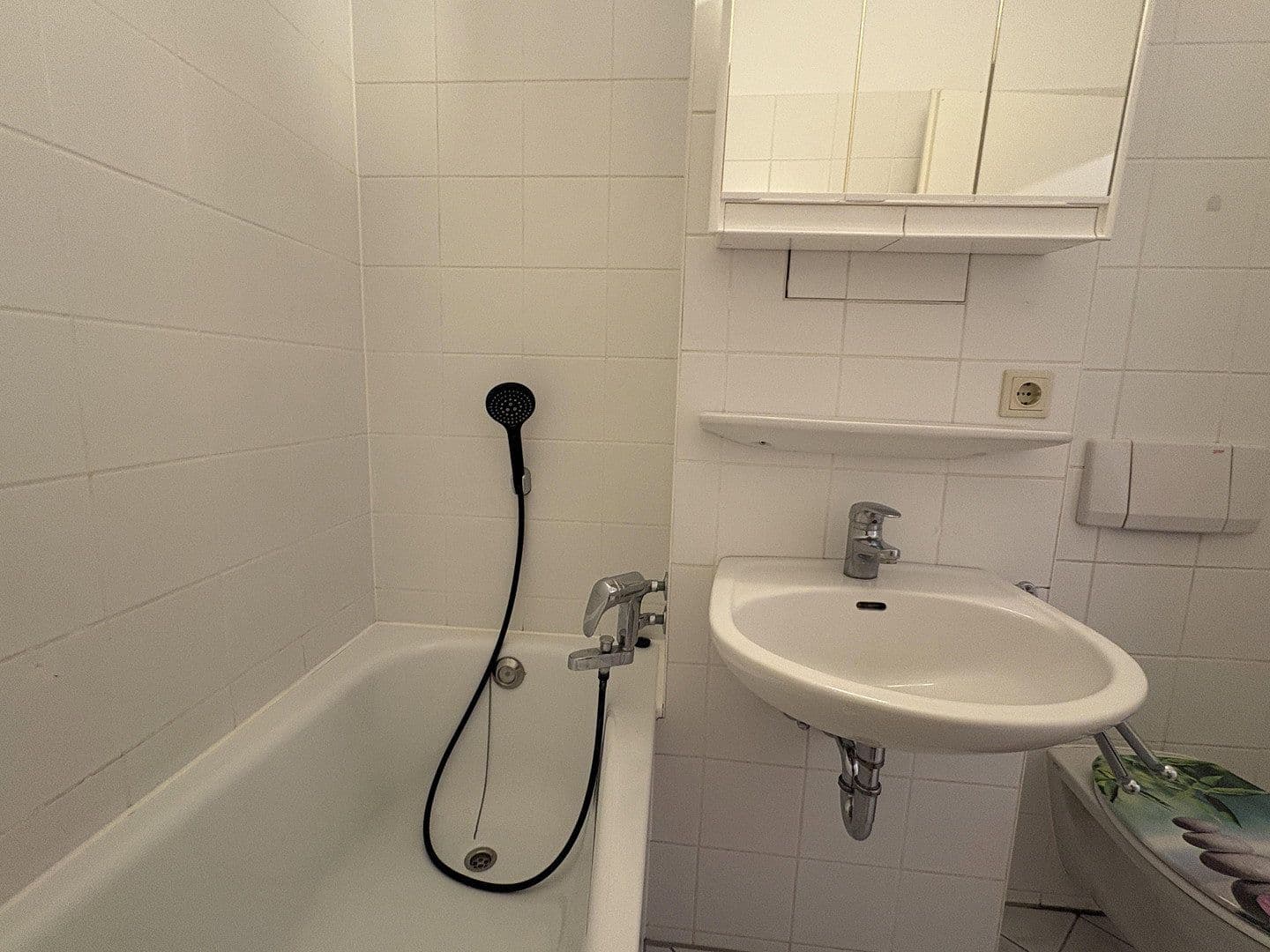 Pronájem bytu 1+1 30 m², Waaggasse 14, Baiersdorf, Bavorsko Pronájem bytu 1+1 30 m², Waaggasse 14, Baiersdorf, Bavorsko