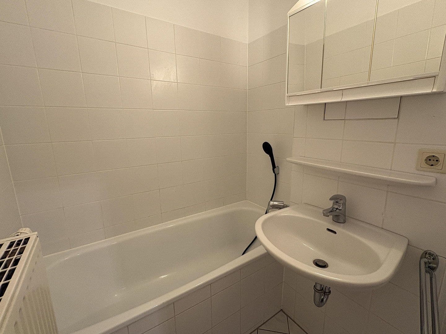 Pronájem bytu 1+1 30 m², Waaggasse 14, Baiersdorf, Bavorsko Pronájem bytu 1+1 30 m², Waaggasse 14, Baiersdorf, Bavorsko