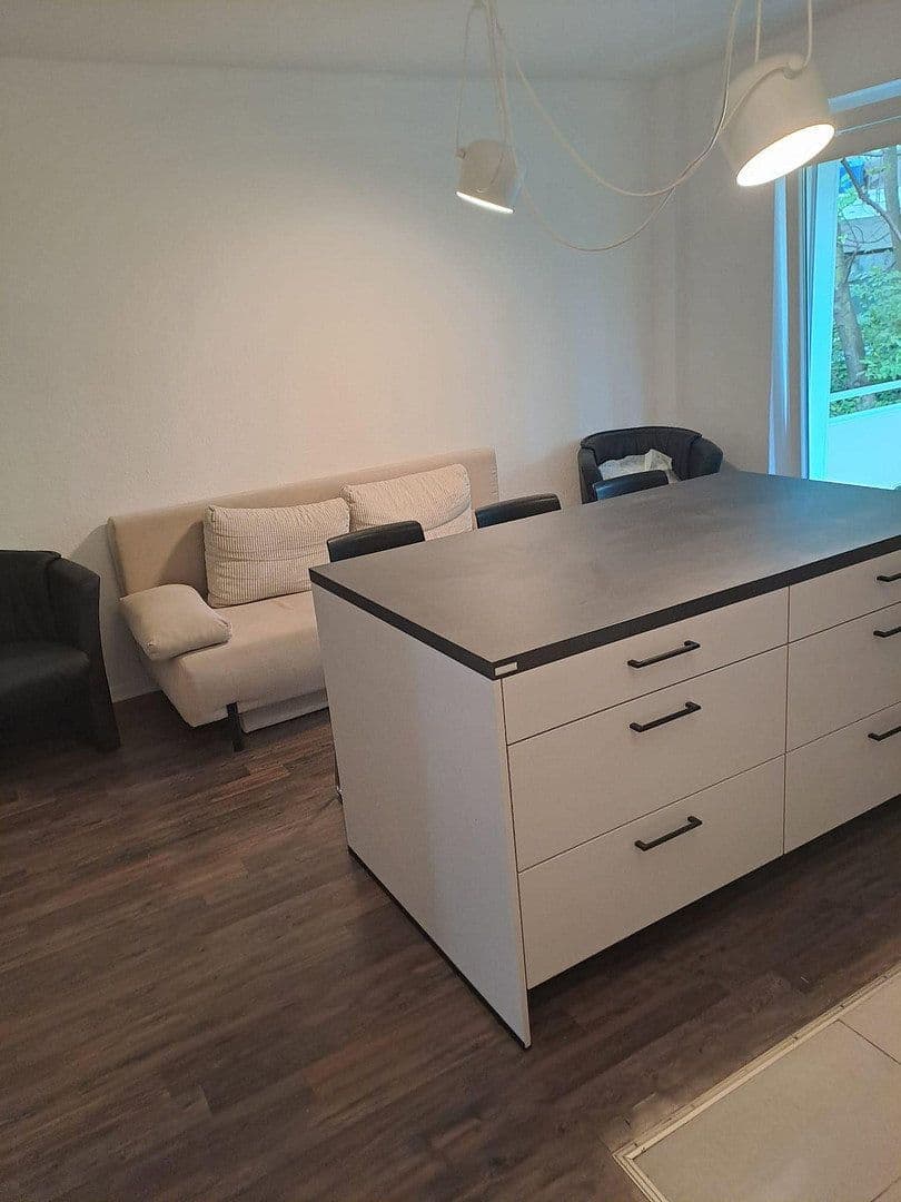 Pronájem bytu 2+1 62 m², Escherstraße 60, Köln, Severní Porýní-Vestfálsko Pronájem bytu 2+1 62 m², Escherstraße 60, Köln, Severní Porýní-Vestfálsko