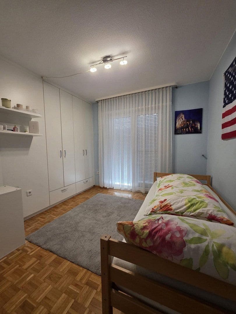 Prodej domu 167 m², pozemek 944 m², Hans-Böckler-Str. 24, Ludwigshafen am Rhein, Porýní-Falc Prodej domu 167 m², pozemek 944 m², Hans-Böckler-Str. 24, Ludwigshafen am Rhein, Porýní-Falc