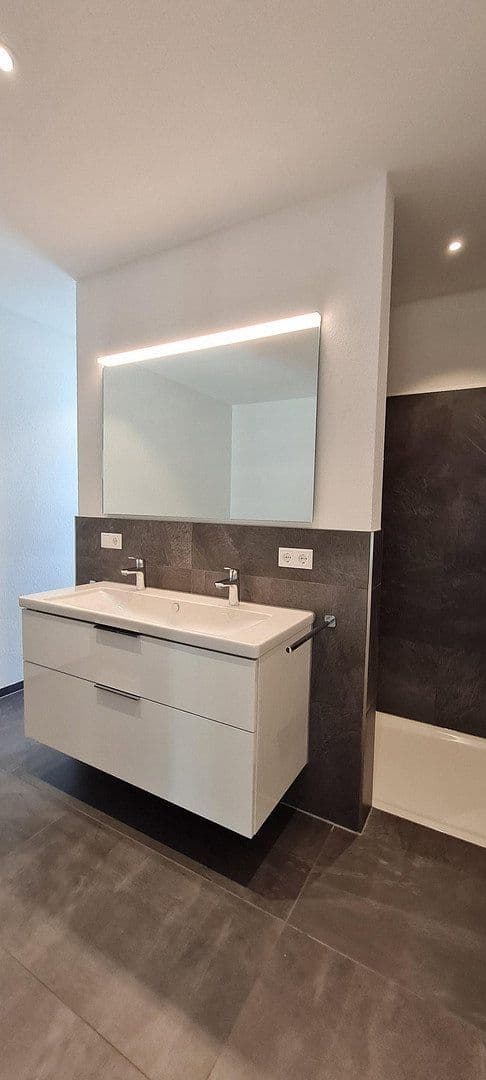 Pronájem domu 137 m², pozemek 40 m², Bad Säckingen, Bádensko-Württembersko Pronájem domu 137 m², pozemek 40 m², Bad Säckingen, Bádensko-Württembersko