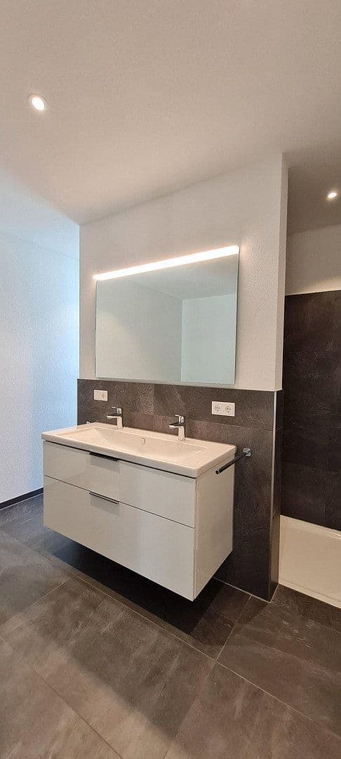 Pronájem domu 137 m², pozemek 40 m², Bad Säckingen, Bádensko-Württembersko Pronájem domu 137 m², pozemek 40 m², Bad Säckingen, Bádensko-Württembersko