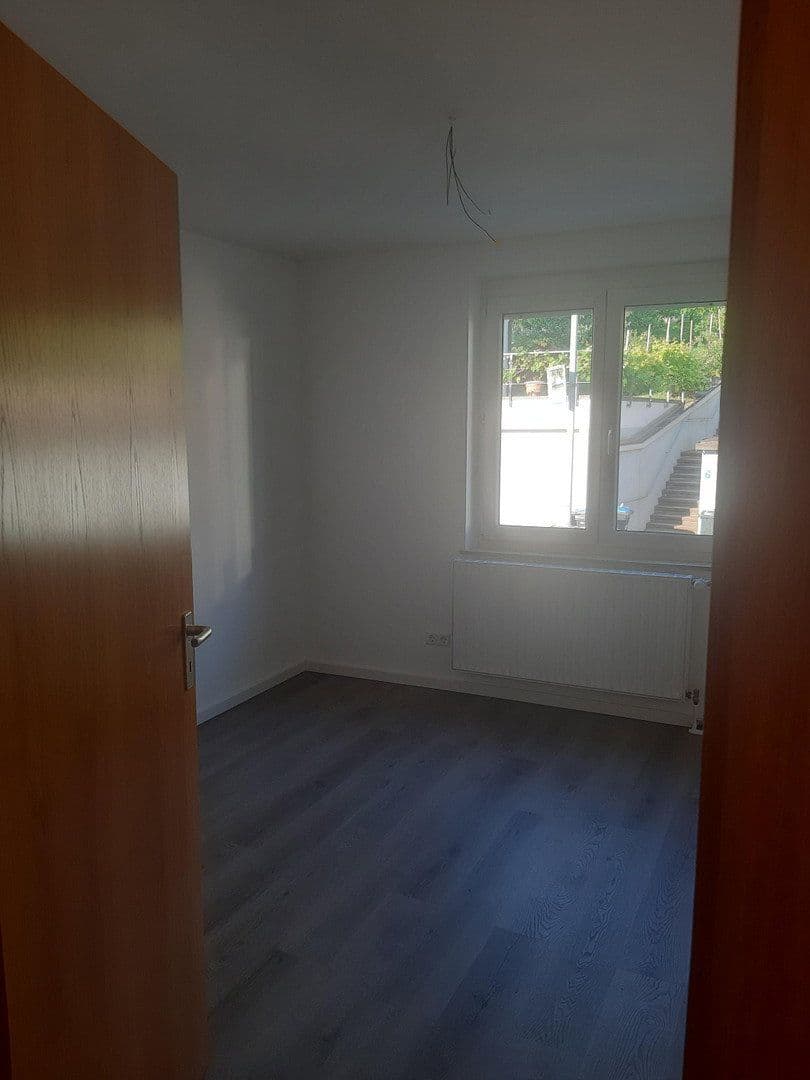 Pronájem bytu 3+1 86 m², Talstraße 109, Esslingen am Neckar, Bádensko-Württembersko Pronájem bytu 3+1 86 m², Talstraße 109, Esslingen am Neckar, Bádensko-Württembersko