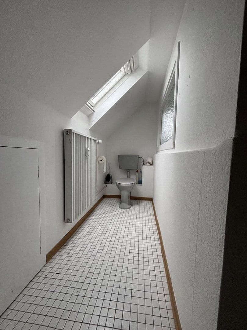 Pronájem bytu 4+1 82 m², Taunusstraße 33, Oberursel (Taunus), Hessen Pronájem bytu 4+1 82 m², Taunusstraße 33, Oberursel (Taunus), Hessen