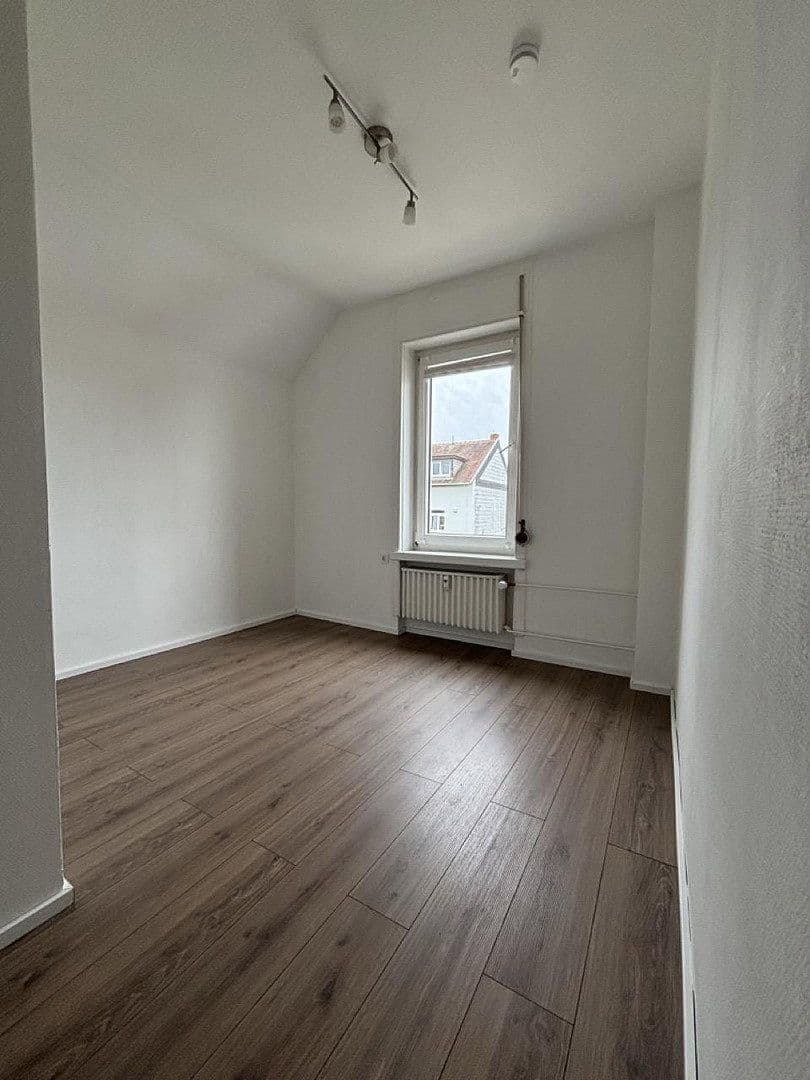 Pronájem bytu 4+1 82 m², Taunusstraße 33, Oberursel (Taunus), Hessen Pronájem bytu 4+1 82 m², Taunusstraße 33, Oberursel (Taunus), Hessen