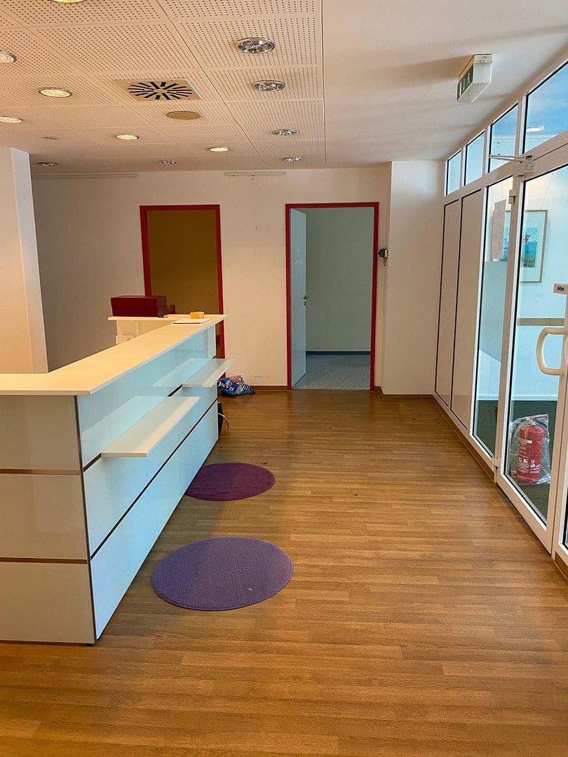 Pronájem kanceláře 305 m², Leonrodstr 69, München, Bavorsko Pronájem kanceláře 305 m², Leonrodstr 69, München, Bavorsko