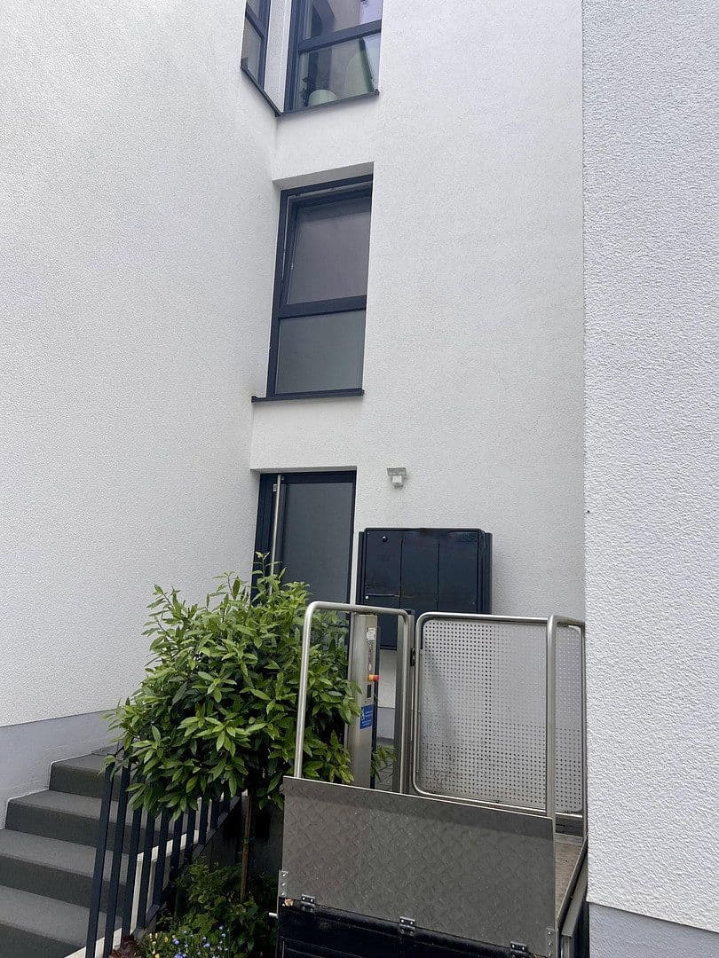 Pronájem bytu 2+1 60 m², Siegburg, Severní Porýní-Vestfálsko Pronájem bytu 2+1 60 m², Siegburg, Severní Porýní-Vestfálsko