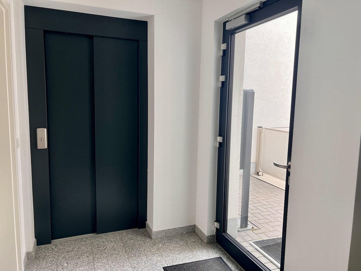 Pronájem bytu 2+1 60 m², Siegburg, Severní Porýní-Vestfálsko Pronájem bytu 2+1 60 m², Siegburg, Severní Porýní-Vestfálsko