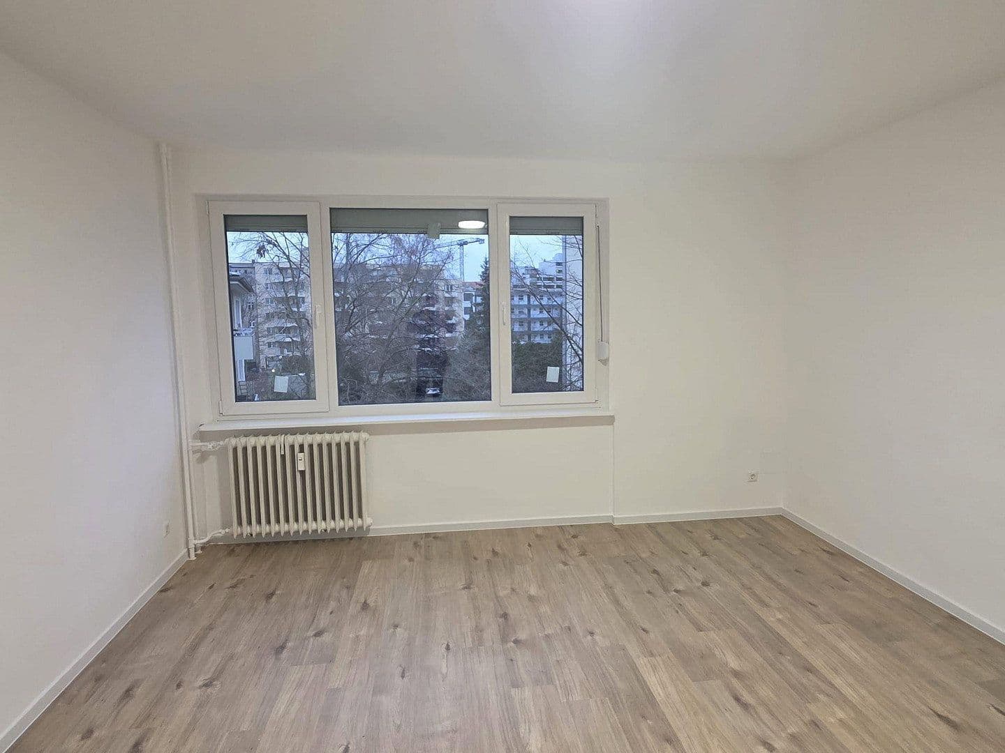 Prodej bytu 2+1 58 m², Eosander Str.36, Berlin, Berlín Prodej bytu 2+1 58 m², Eosander Str.36, Berlin, Berlín
