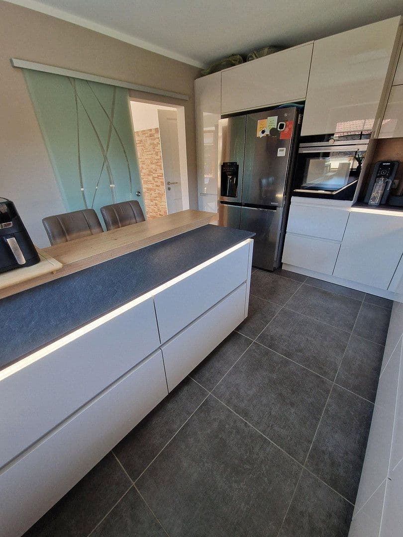 Prodej domu 123 m², pozemek 545 m², Seelze, Dolní Sasko Prodej domu 123 m², pozemek 545 m², Seelze, Dolní Sasko