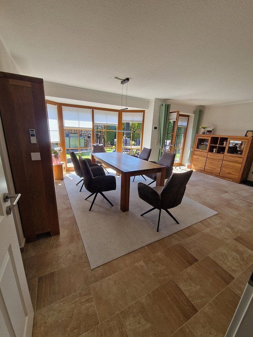 Prodej domu 123 m², pozemek 545 m², Seelze, Dolní Sasko Prodej domu 123 m², pozemek 545 m², Seelze, Dolní Sasko