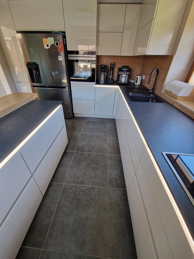 Prodej domu 123 m², pozemek 545 m², Seelze, Dolní Sasko Prodej domu 123 m², pozemek 545 m², Seelze, Dolní Sasko