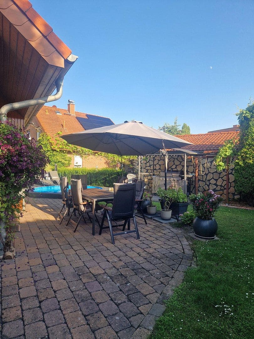 Prodej domu 123 m², pozemek 545 m², Seelze, Dolní Sasko Prodej domu 123 m², pozemek 545 m², Seelze, Dolní Sasko