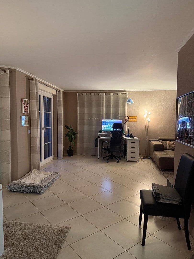 Prodej domu 150 m², pozemek 570 m², Zwinglistr. 11, Falkensee, Braniborsko Prodej domu 150 m², pozemek 570 m², Zwinglistr. 11, Falkensee, Braniborsko
