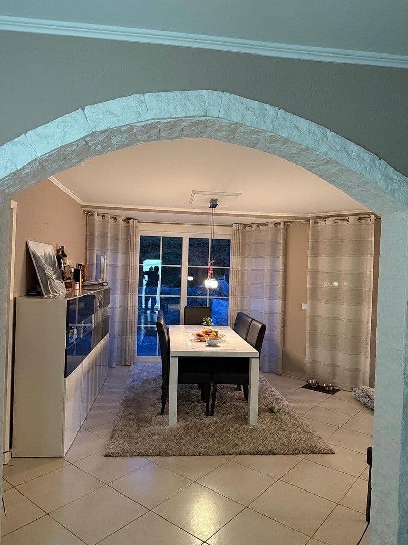 Prodej domu 150 m², pozemek 570 m², Zwinglistr. 11, Falkensee, Braniborsko Prodej domu 150 m², pozemek 570 m², Zwinglistr. 11, Falkensee, Braniborsko