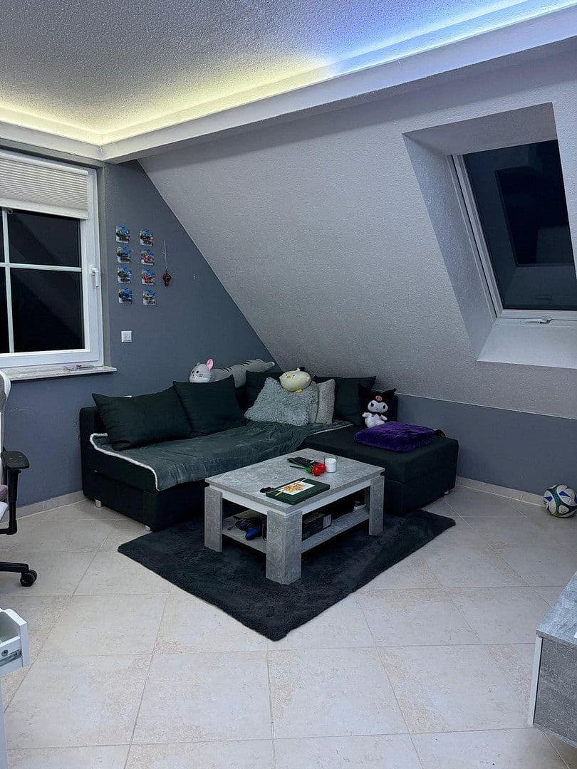 Prodej domu 150 m², pozemek 570 m², Zwinglistr. 11, Falkensee, Braniborsko Prodej domu 150 m², pozemek 570 m², Zwinglistr. 11, Falkensee, Braniborsko