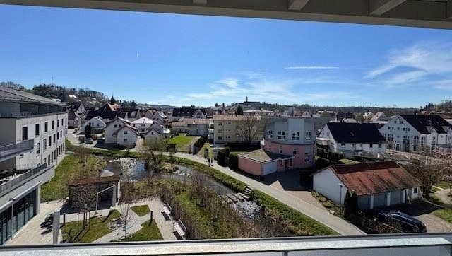 Pronájem bytu 2+1 84 m², Biberacher Str. 1, Ochsenhausen, Bádensko-Württembersko Pronájem bytu 2+1 84 m², Biberacher Str. 1, Ochsenhausen, Bádensko-Württembersko