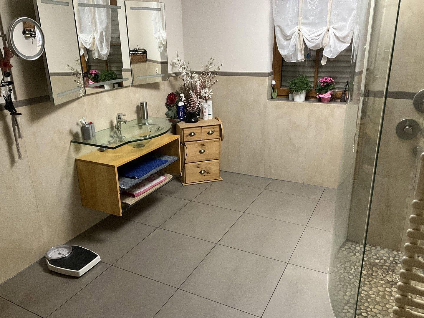 Prodej domu 339 m², pozemek 2.400 m², Kircherstraße 51A, Saalfeld/Saale, Durynsko Prodej domu 339 m², pozemek 2.400 m², Kircherstraße 51A, Saalfeld/Saale, Durynsko