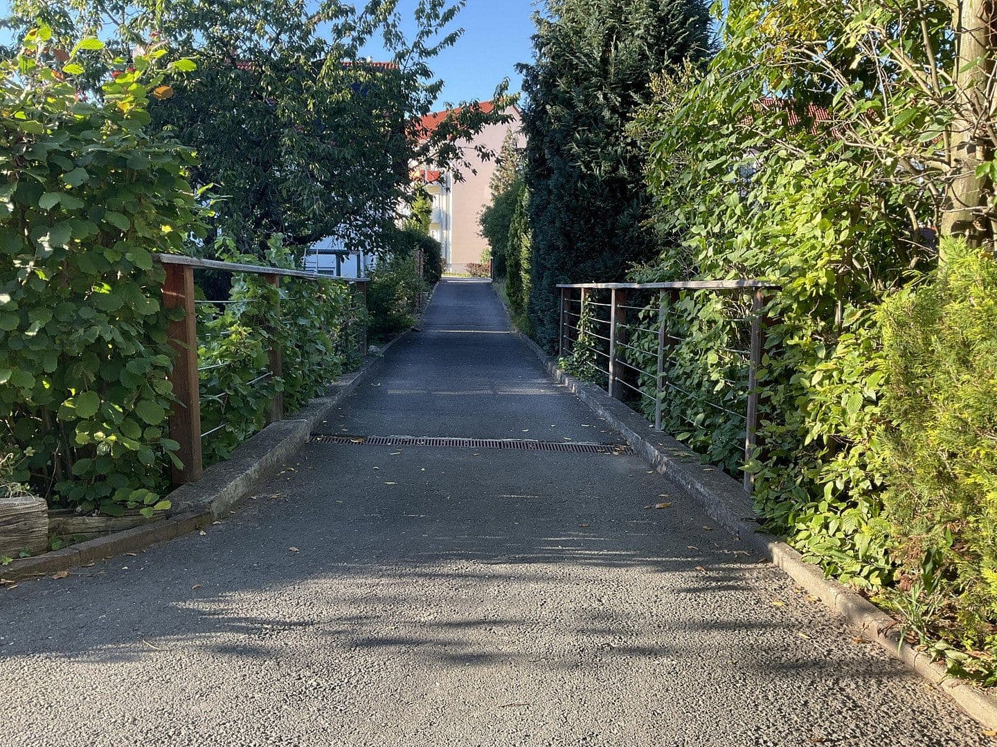 Prodej domu 339 m², pozemek 2.400 m², Kircherstraße 51A, Saalfeld/Saale, Durynsko Prodej domu 339 m², pozemek 2.400 m², Kircherstraße 51A, Saalfeld/Saale, Durynsko