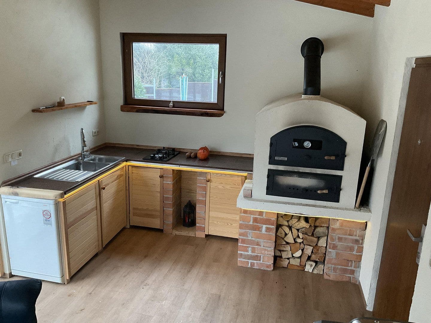 Prodej domu 339 m², pozemek 2.400 m², Kircherstraße 51A, Saalfeld/Saale, Durynsko Prodej domu 339 m², pozemek 2.400 m², Kircherstraße 51A, Saalfeld/Saale, Durynsko