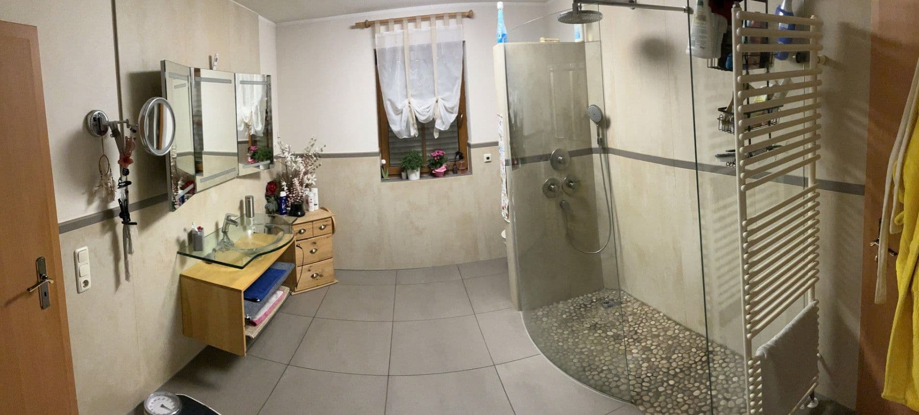Prodej domu 339 m², pozemek 2.400 m², Kircherstraße 51A, Saalfeld/Saale, Durynsko Prodej domu 339 m², pozemek 2.400 m², Kircherstraße 51A, Saalfeld/Saale, Durynsko