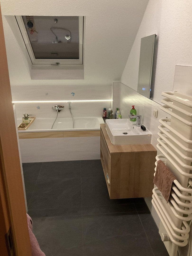 Prodej domu 339 m², pozemek 2.400 m², Kircherstraße 51A, Saalfeld/Saale, Durynsko Prodej domu 339 m², pozemek 2.400 m², Kircherstraße 51A, Saalfeld/Saale, Durynsko