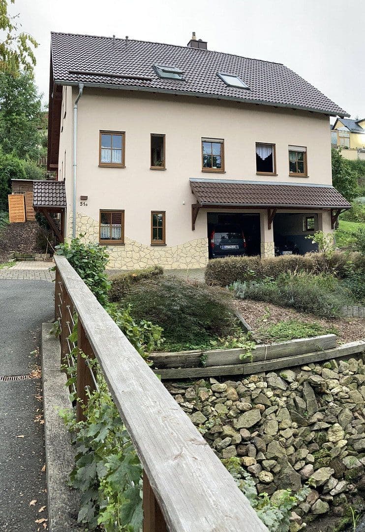 Prodej domu 339 m², pozemek 2.400 m², Kircherstraße 51A, Saalfeld/Saale, Durynsko Prodej domu 339 m², pozemek 2.400 m², Kircherstraße 51A, Saalfeld/Saale, Durynsko