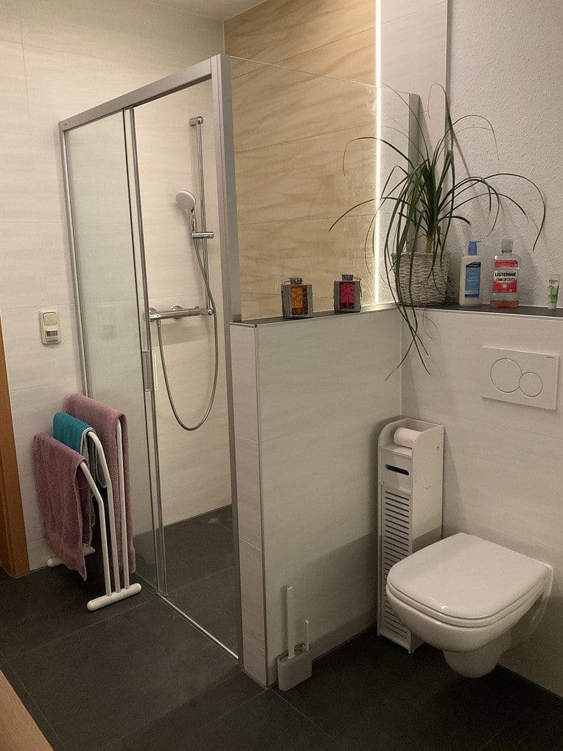 Prodej domu 339 m², pozemek 2.400 m², Kircherstraße 51A, Saalfeld/Saale, Durynsko Prodej domu 339 m², pozemek 2.400 m², Kircherstraße 51A, Saalfeld/Saale, Durynsko