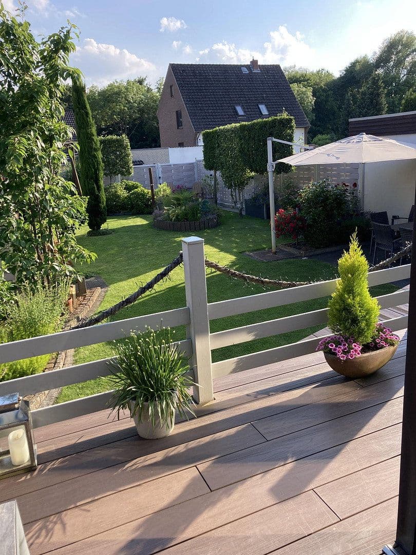 Prodej domu 133 m², pozemek 880 m², Weyhe, Dolní Sasko Prodej domu 133 m², pozemek 880 m², Weyhe, Dolní Sasko