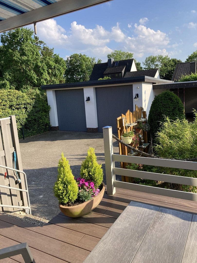 Prodej domu 133 m², pozemek 880 m², Weyhe, Dolní Sasko Prodej domu 133 m², pozemek 880 m², Weyhe, Dolní Sasko