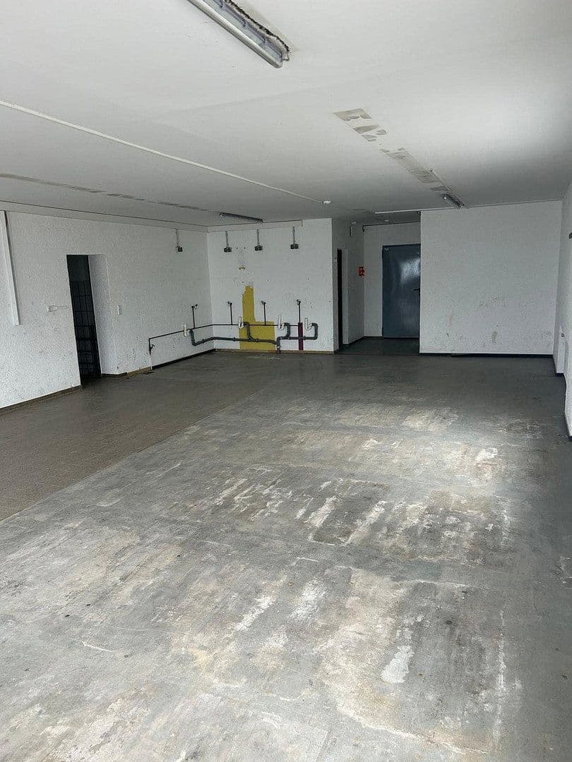 Pronájem nebytového prostoru 110 m², Iserlohn, Severní Porýní-Vestfálsko Pronájem nebytového prostoru 110 m², Iserlohn, Severní Porýní-Vestfálsko