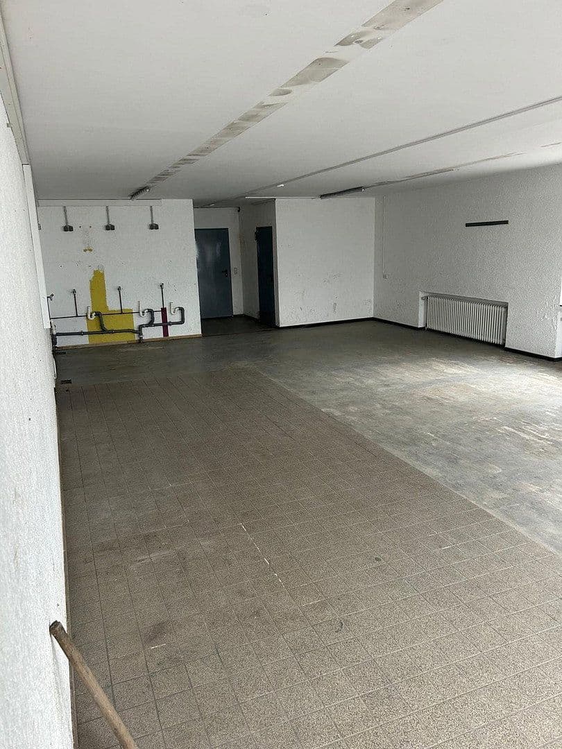 Pronájem nebytového prostoru 110 m², Iserlohn, Severní Porýní-Vestfálsko Pronájem nebytového prostoru 110 m², Iserlohn, Severní Porýní-Vestfálsko