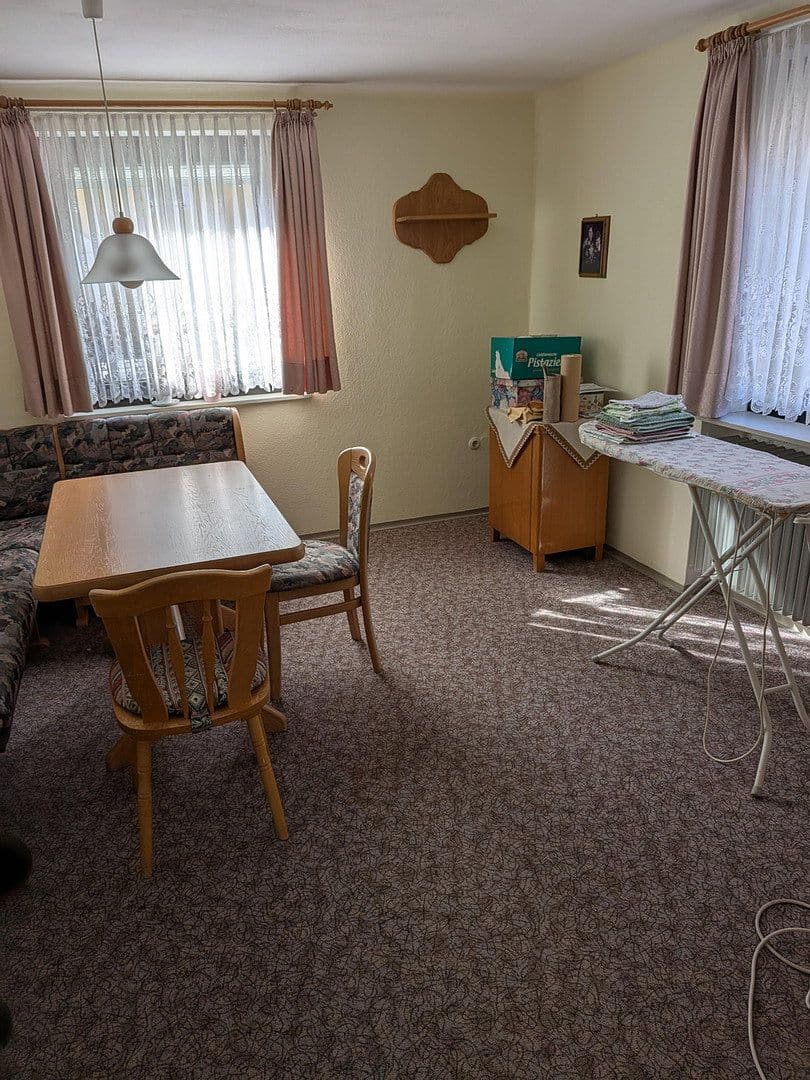 Prodej domu 146 m², pozemek 660 m², Egerer Straße 51, Valdsasy, Bavorsko Prodej domu 146 m², pozemek 660 m², Egerer Straße 51, Valdsasy, Bavorsko