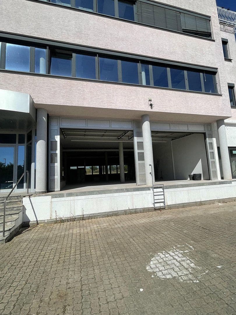 Pronájem nebytového prostoru 260 m², Ditzingen, Bádensko-Württembersko Pronájem nebytového prostoru 260 m², Ditzingen, Bádensko-Württembersko