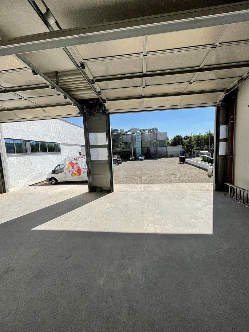 Pronájem nebytového prostoru 260 m², Ditzingen, Bádensko-Württembersko Pronájem nebytového prostoru 260 m², Ditzingen, Bádensko-Württembersko