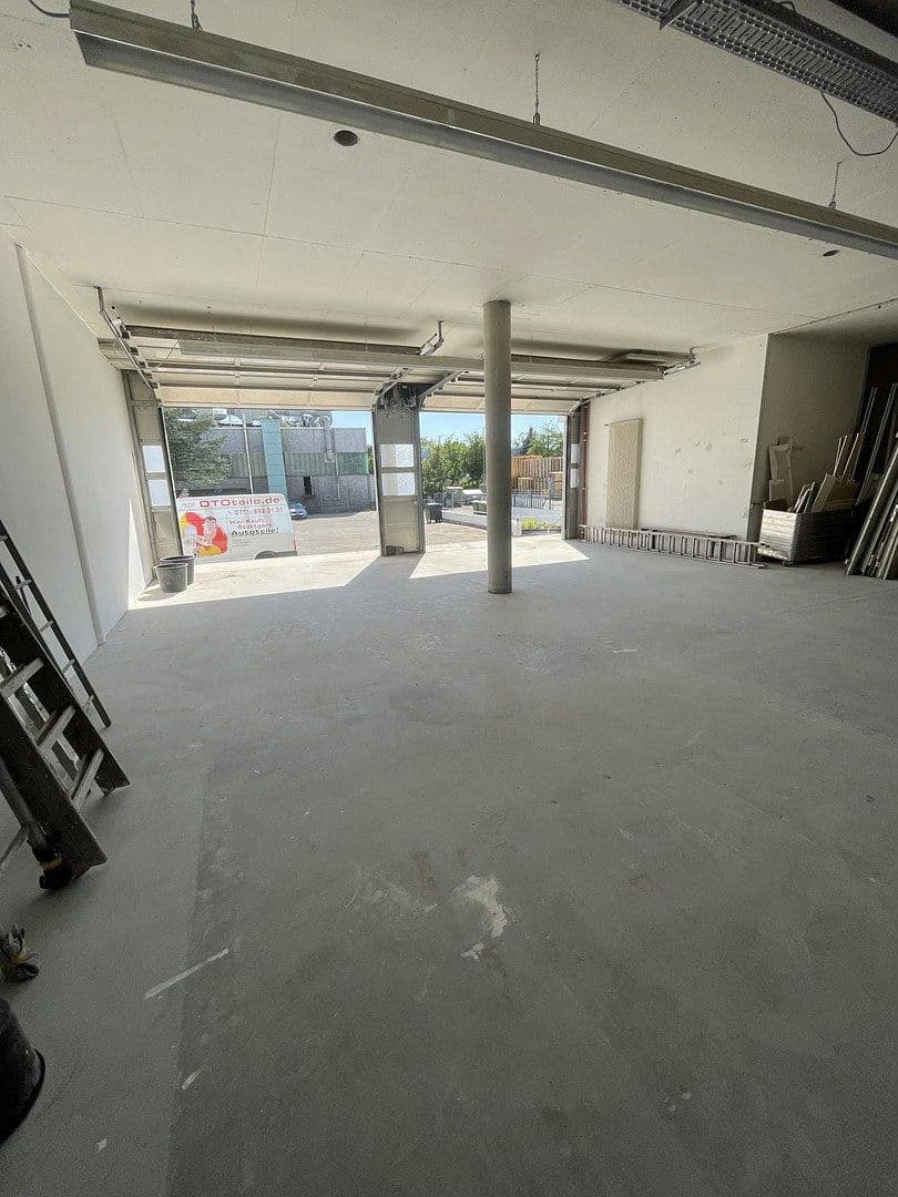 Pronájem nebytového prostoru 260 m², Ditzingen, Bádensko-Württembersko Pronájem nebytového prostoru 260 m², Ditzingen, Bádensko-Württembersko