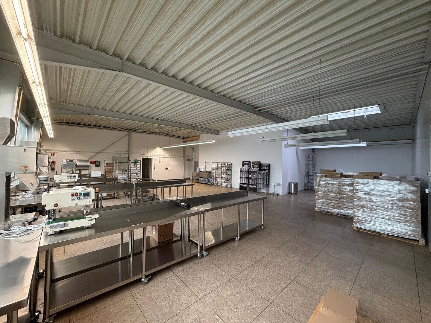 Pronájem nebytového prostoru 446 m², Mackenstedter Straße 8, Stuhr, Dolní Sasko Pronájem nebytového prostoru 446 m², Mackenstedter Straße 8, Stuhr, Dolní Sasko