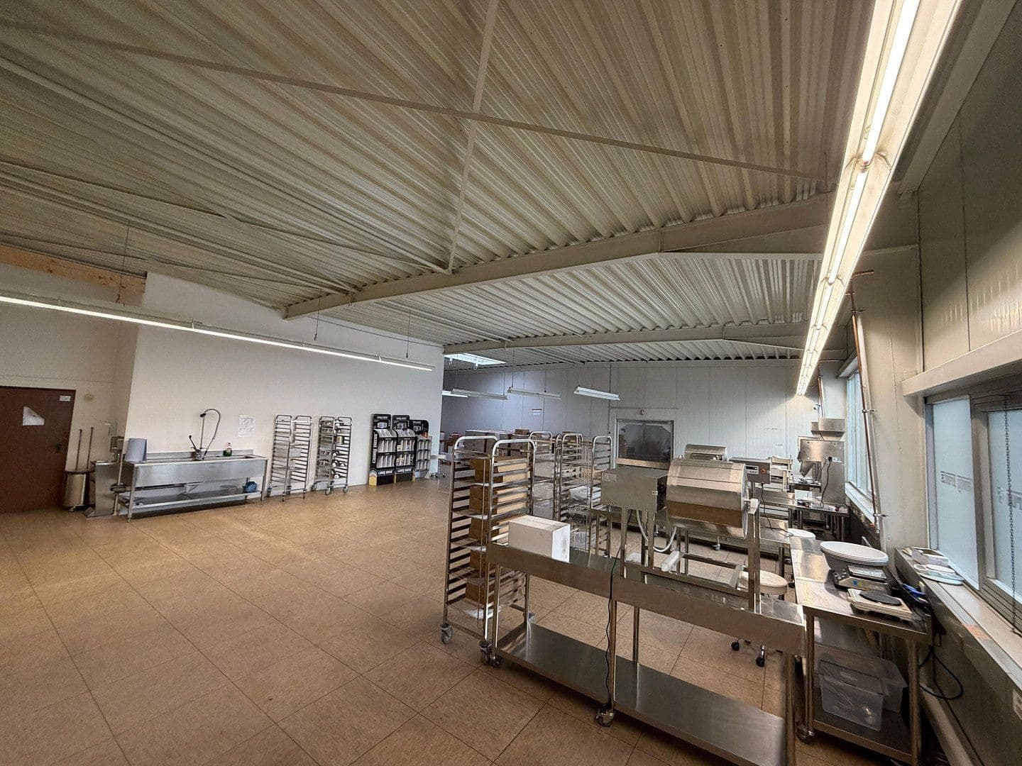 Pronájem nebytového prostoru 446 m², Mackenstedter Straße 8, Stuhr, Dolní Sasko Pronájem nebytového prostoru 446 m², Mackenstedter Straße 8, Stuhr, Dolní Sasko