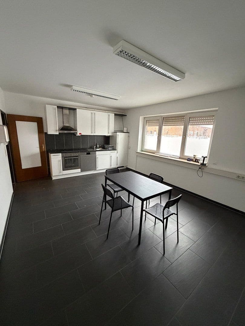 Pronájem nebytového prostoru 446 m², Mackenstedter Straße 8, Stuhr, Dolní Sasko Pronájem nebytového prostoru 446 m², Mackenstedter Straße 8, Stuhr, Dolní Sasko