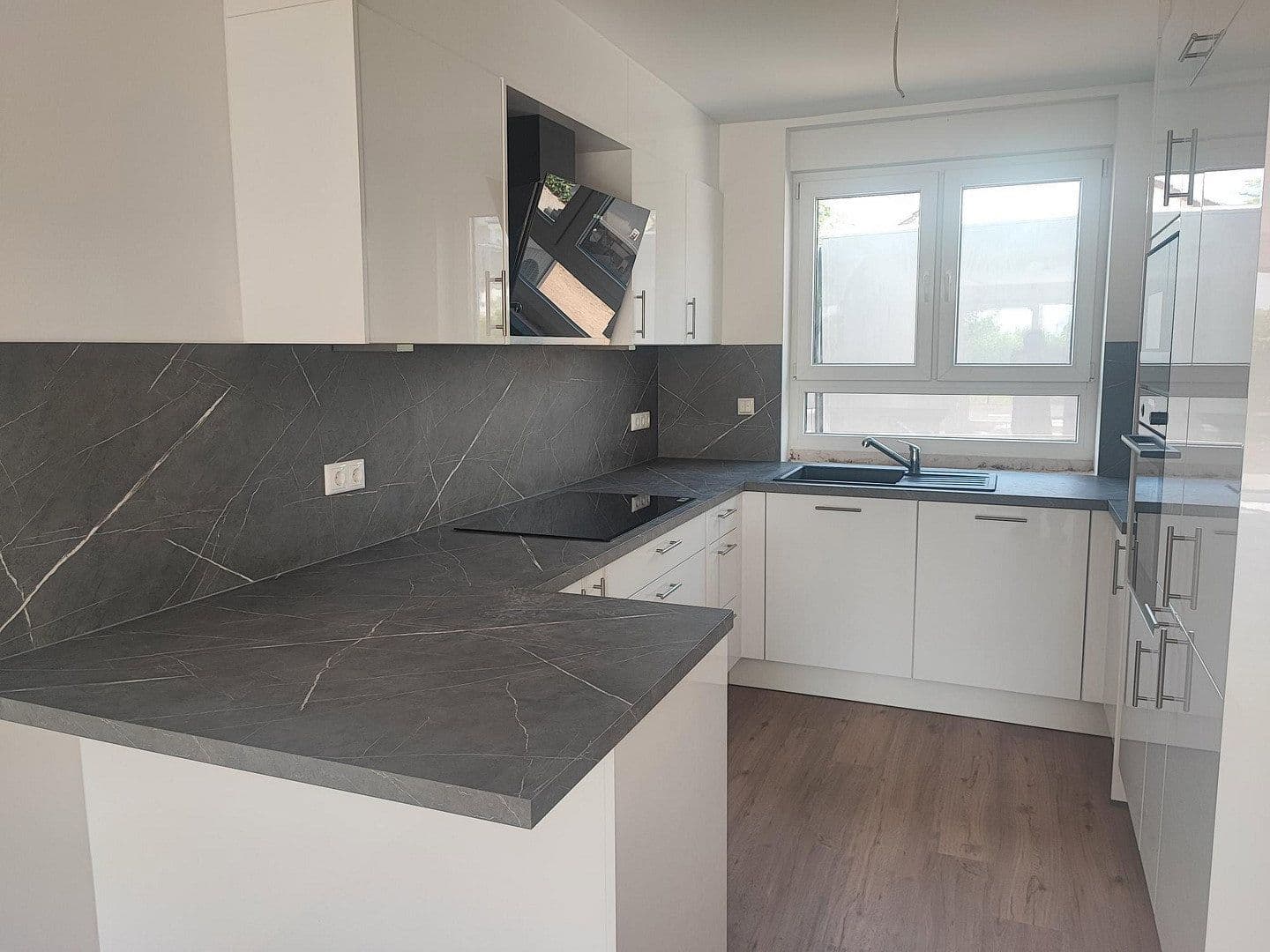 Pronájem domu 112 m², pozemek 151 m², Am Neufeld 34b, Frankfurt am Main, Hessen Pronájem domu 112 m², pozemek 151 m², Am Neufeld 34b, Frankfurt am Main, Hessen