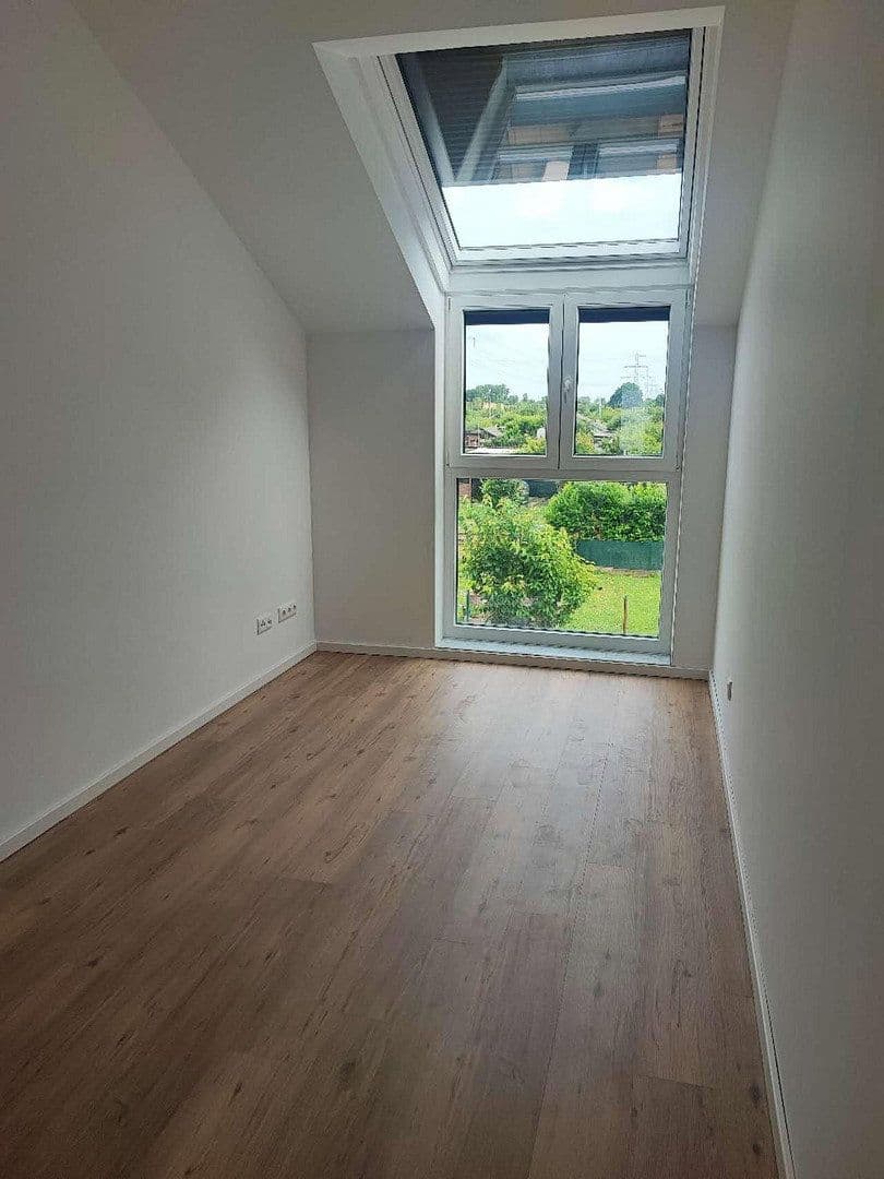 Pronájem domu 112 m², pozemek 151 m², Am Neufeld 34b, Frankfurt am Main, Hessen Pronájem domu 112 m², pozemek 151 m², Am Neufeld 34b, Frankfurt am Main, Hessen