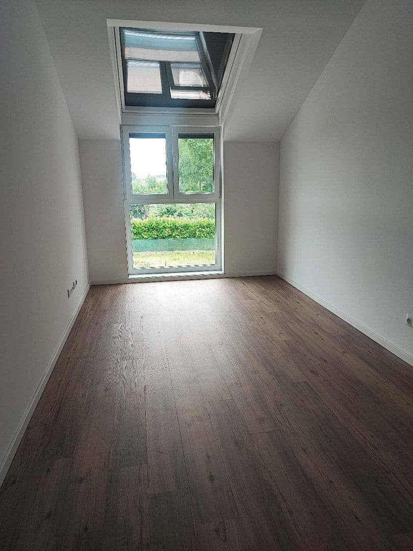 Pronájem domu 112 m², pozemek 151 m², Am Neufeld 34b, Frankfurt am Main, Hessen Pronájem domu 112 m², pozemek 151 m², Am Neufeld 34b, Frankfurt am Main, Hessen