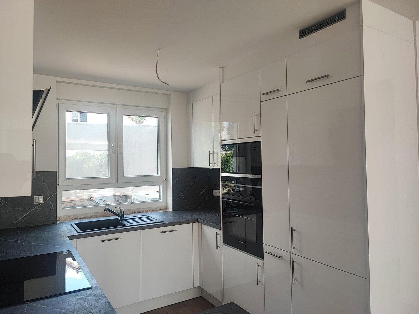 Pronájem domu 112 m², pozemek 151 m², Am Neufeld 34b, Frankfurt am Main, Hessen Pronájem domu 112 m², pozemek 151 m², Am Neufeld 34b, Frankfurt am Main, Hessen