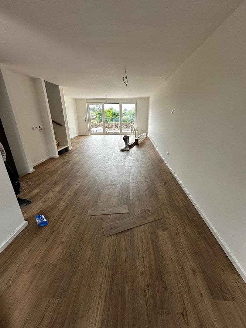 Pronájem domu 112 m², pozemek 151 m², Am Neufeld 34b, Frankfurt am Main, Hessen Pronájem domu 112 m², pozemek 151 m², Am Neufeld 34b, Frankfurt am Main, Hessen