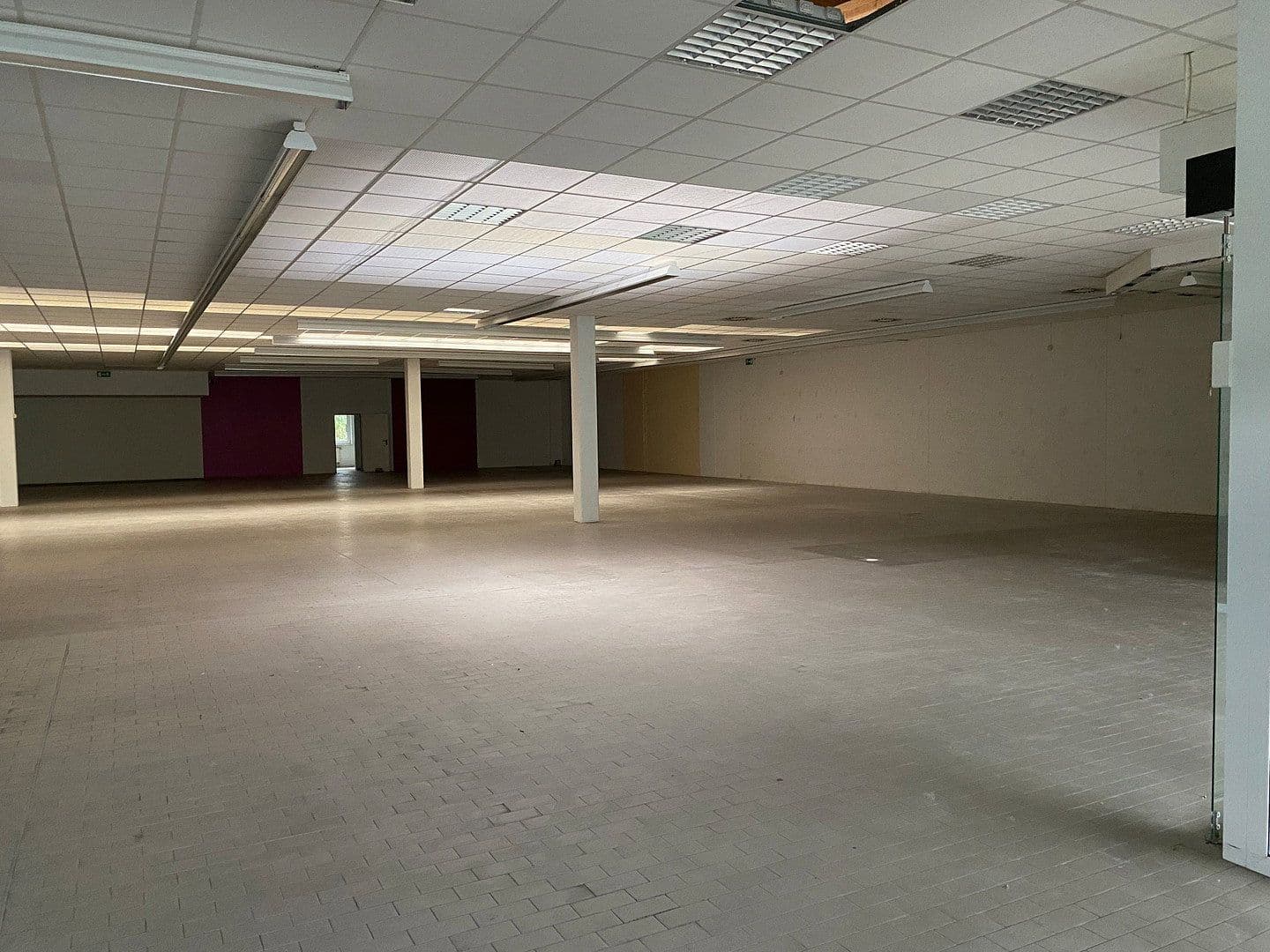 Pronájem nebytového prostoru 6.891 m², Bahnhofstraße 52, Dassel, Dolní Sasko Pronájem nebytového prostoru 6.891 m², Bahnhofstraße 52, Dassel, Dolní Sasko